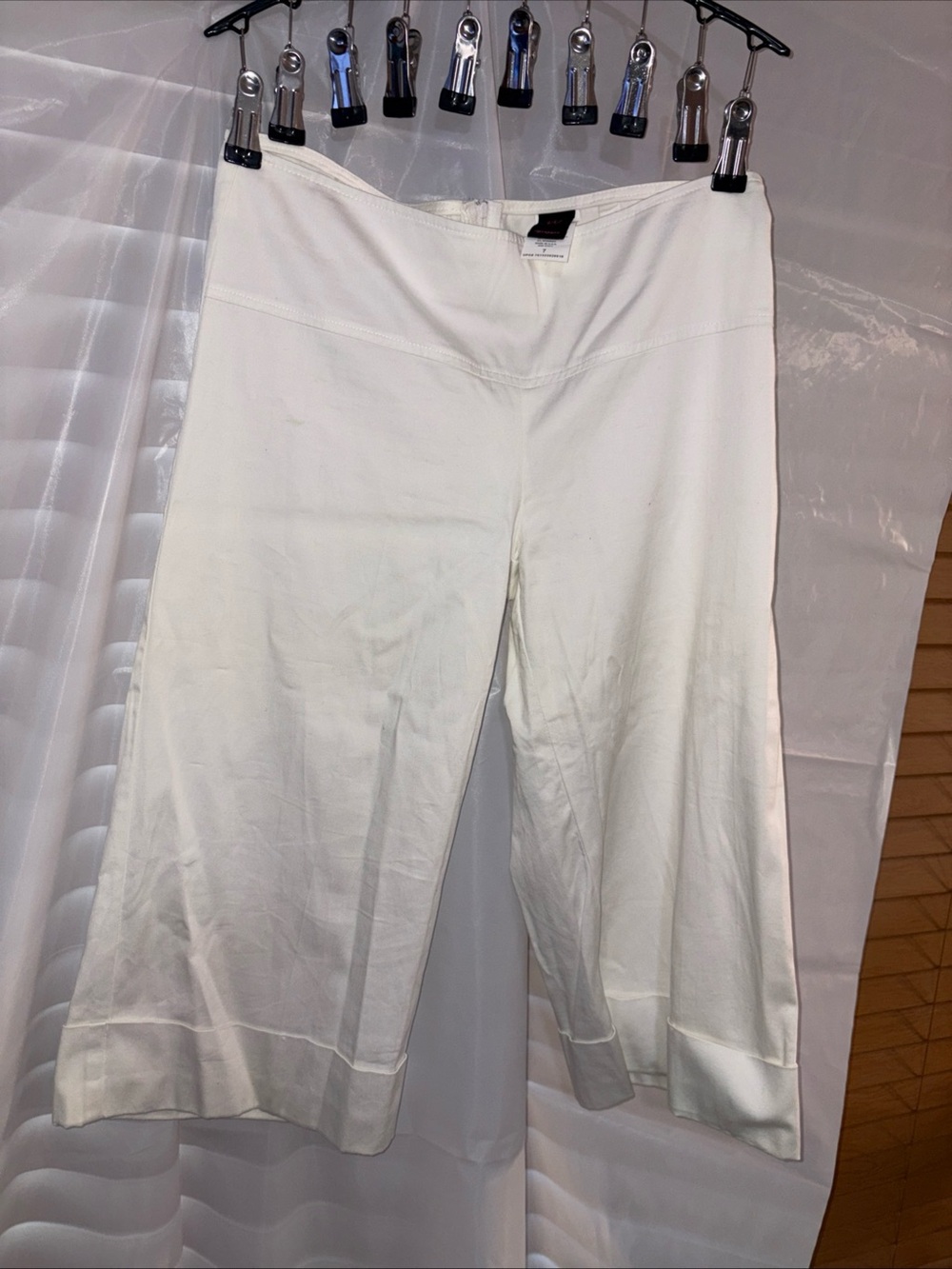 Wrapper White Wide-Leg Crop Capris
